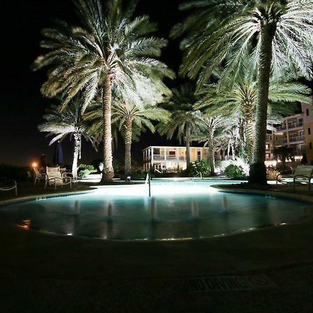 Suits Us Galveston Exterior photo